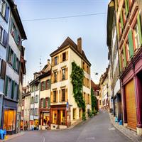 /images/ahtl/78/basel_-_old_town-962022-500.jpg