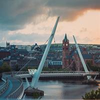 /images/apkg/1169/derry_-_city_view_and_peace_bridge-1134143-500.jpg
