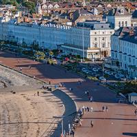 /images/apkg/1732/llandudno_-_llandudno_promenade_view_daytime-3420700-500.jpg