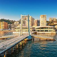 /images/apkg/2665/durres_-_pier_and_social_realism_statue-1144689-500.jpg