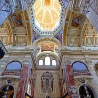 /images/apkg/71/cagliari_-_st._mary_and_cecilia_cathedral_interior-932367-500.jpg
