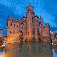 /images/apkg/71/ferrara_-_buildn_at_night-1061623-500.jpg