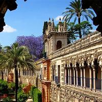 1-hour guided tour of the Alcazar with admission included