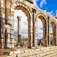 /images/apkg/995/volubilis_-_interior_basilica_view_from_side-3385239-500.jpg