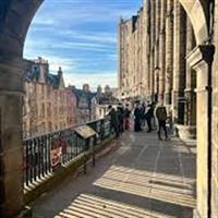 2-Hour Historical Walking Tour Discovering Edinburgh&#x27;s Old Town