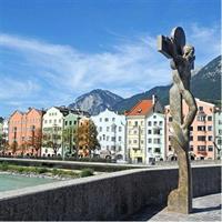 Self-Guided 1,5-hour Tour of Innsbruck: Exciting Stories, Photo Spots &amp; Desserts