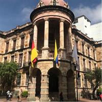 All You Need to Know About Cuenca in a Smooth Walk in the Center