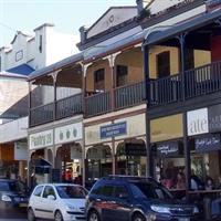 Byron Bay and Beyond Tour Including Cape Bryon Lighthouse Crystal Castle and Bangalow