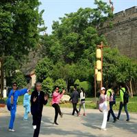 3 Hours Xian Local Leisure Experience Tour: Stroll in the Park &amp; Play Ping-pong