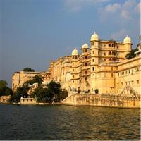 Full-Day Private City Tour of Udaipur Including Boat Ride in Lake Pichola