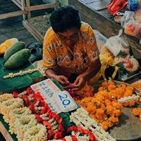 A night at the market