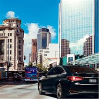 Auckland City Private Tour for Couples. Be chauffeur driven with added extras.