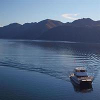 Lake Wanaka 1-Hour Cruise Including Wine and Cheese Board