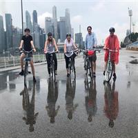 Breezing Singapore Bike Tour