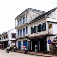 Kuang Si Waterfalls by Bike and Boat