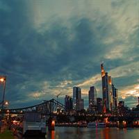 Frankfurt by Bus and Foot with Local Guide