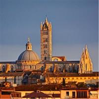 Guided Walking Tour of the Streets of Siena with aperitif