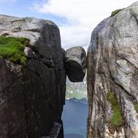 Guided hike to Kjerag and Kjeragbolten
