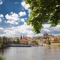 /images/asst/987/prague_-_castle_and_canal_river_-791118-500.jpg