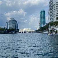 2-Hour South Beach Private Pontoon Boat with Captain at Sunrise or Sunset