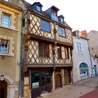 /images/packages/france/blois-acrobathouse-500.jpg