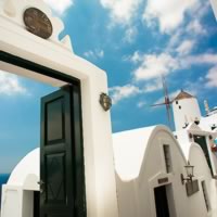/images/packages/greece/santoriniisland-oiacitydoorview-500.jpg