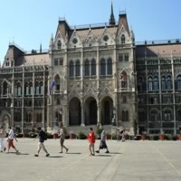 /images/packages/hungary/budapest-parliamentfacade-500.jpg