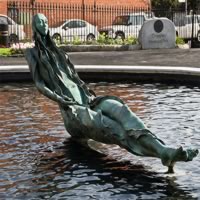 /images/packages/ireland/dublin-annaliviastatueinmemorialpark-500.jpg