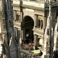 /images/packages/italy/milan-piazzarestaurant-500.jpg