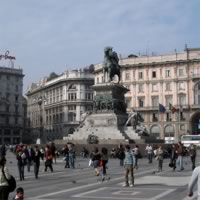 /images/packages/italy/milan-statueofvittorioemanueleii-500.jpg