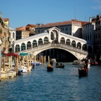 /images/packages/italy/venice-ponterialtobridge-500.jpg