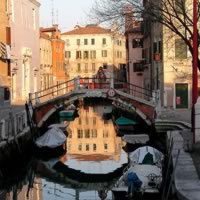 /images/packages/italy/venice-smallbridge-500.jpg