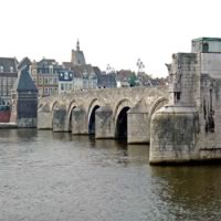 /images/packages/netherlands/maastricht-sintservaasbrug-500.jpg