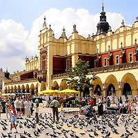 /images/packages/poland/krakow-sukieniceclothhall-500.jpg