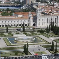/images/packages/portugal/lisbon-empiresquare-500.jpg