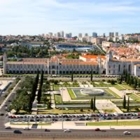 /images/packages/portugal/lisbon-exteriorofmosteirodosjeronimosview-500.jpg