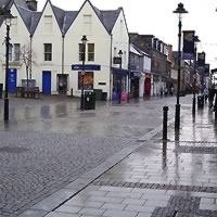 /images/packages/scotland/inverness-fortwilliamhighstreet-500.jpg