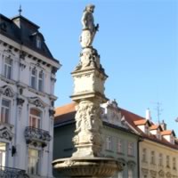 /images/packages/slovakia/bratislava-maximilianovafountain-500.jpg
