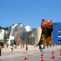 /images/packages/spain/bilbao-guggenheimmuseumanddogview-500.jpg