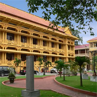 View of Hanoi and Central Vietnam (Danang) - Hoi An with Ba Na Hills