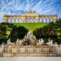 /images/packages1/austria/vienna-schonbrunnneptunefountaincloseup-500.jpg
