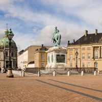 /images/packages1/denmark/copenhagen-amalienborgpalaceandsquare-500.jpg