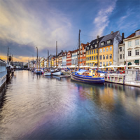 /images/packages1/denmark/copenhagen-canalboatsview-500.jpg
