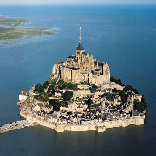 /images/packages1/france/normandy-montsaintmichelaerialview-500.jpg