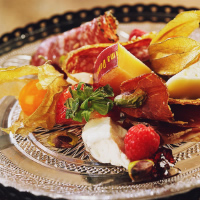 /images/packages1/iceland/reykjavik-dinnercruisefood-500.jpg