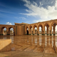 /images/packages1/morocco/casablanca-hassaniimosqueexterior-500.jpg