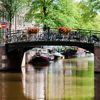 /images/packages1/netherlands/amsterdam-bridgecanalandbikes-500.jpg
