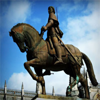 /images/packages1/portugal/batalha-statue-500.jpg