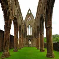 /images/packages1/scotland/dandg-sweetheartabbey1-500.jpg