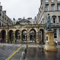 /images/packages1/scotland/edinburgh-royalmilestatue-500.jpg
